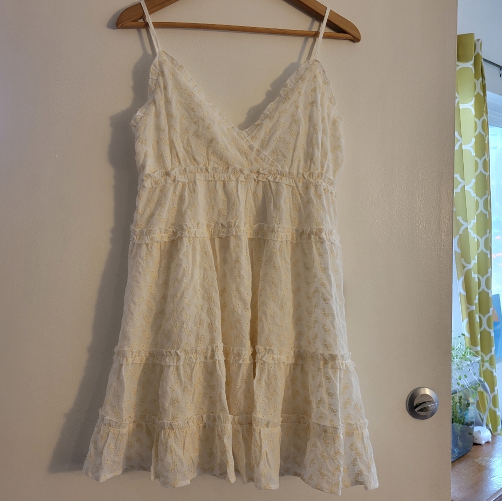 New Lulu's Women's White And Pale Yellow Ruffle Sleeveless Dress Size Medium